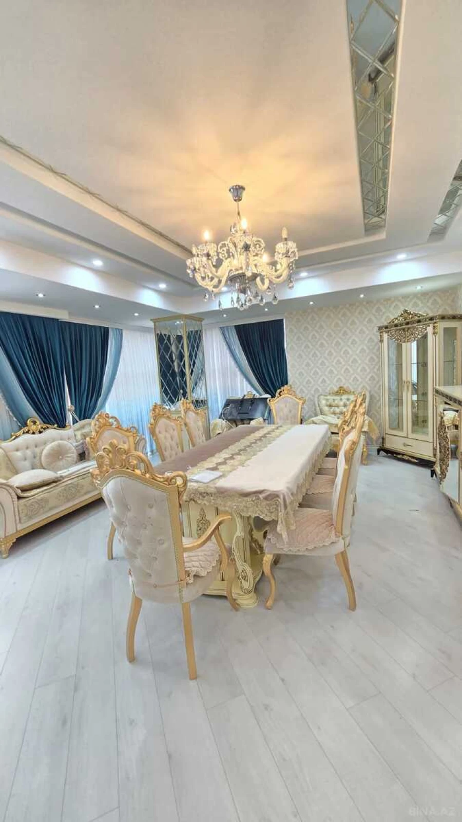Satılır 3 otaqlı mənzil 125 m²