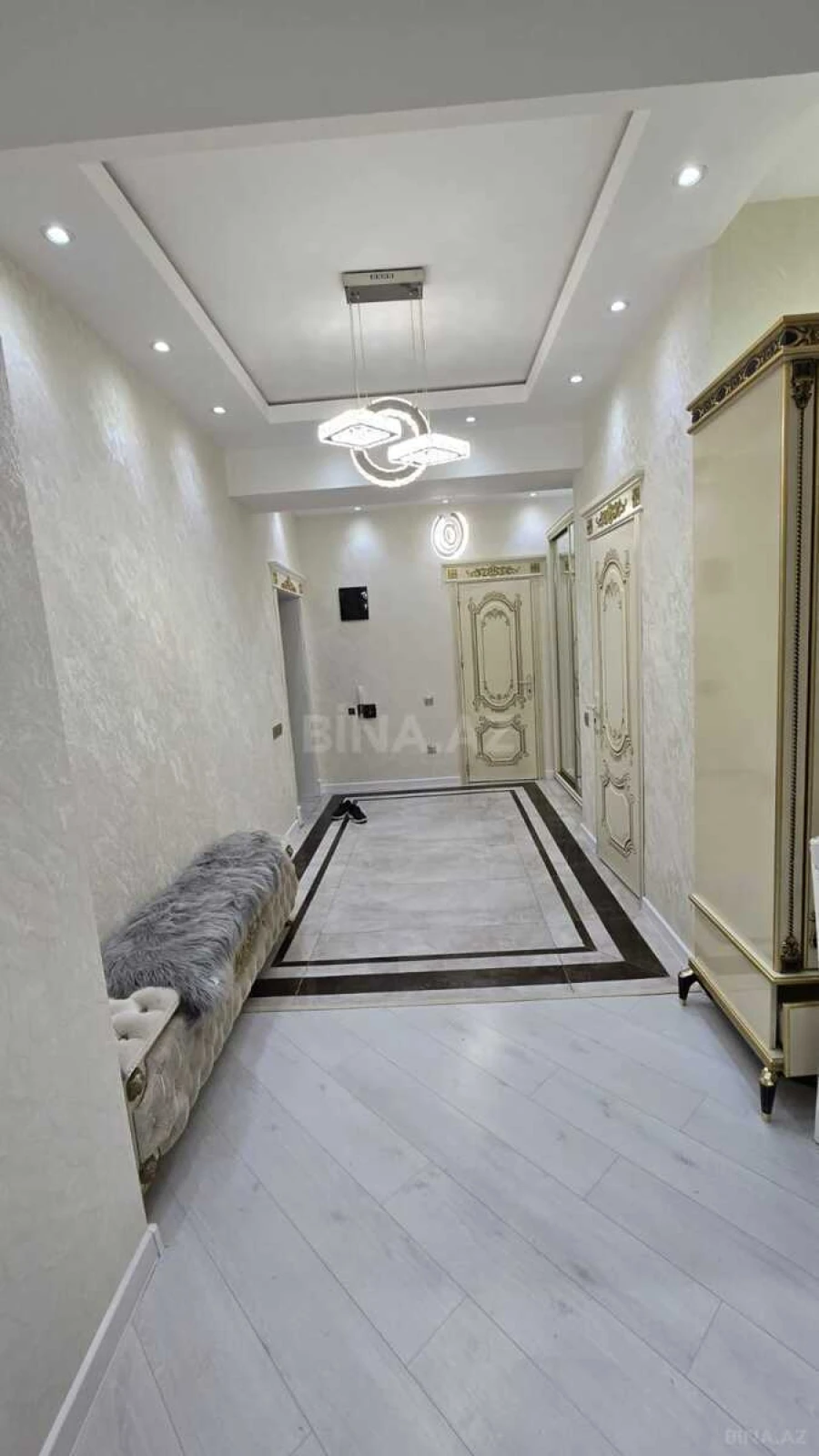 Satılır 3 otaqlı mənzil 125 m²