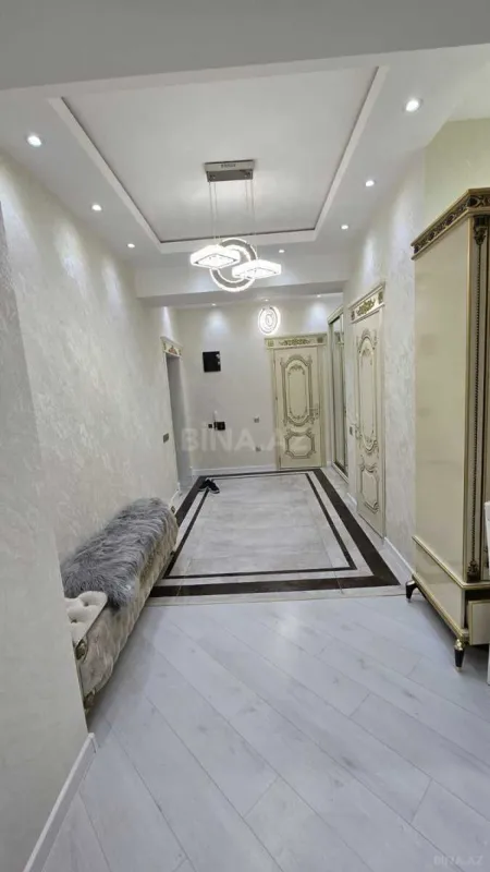 Satılır 3 otaqlı mənzil 125 m²