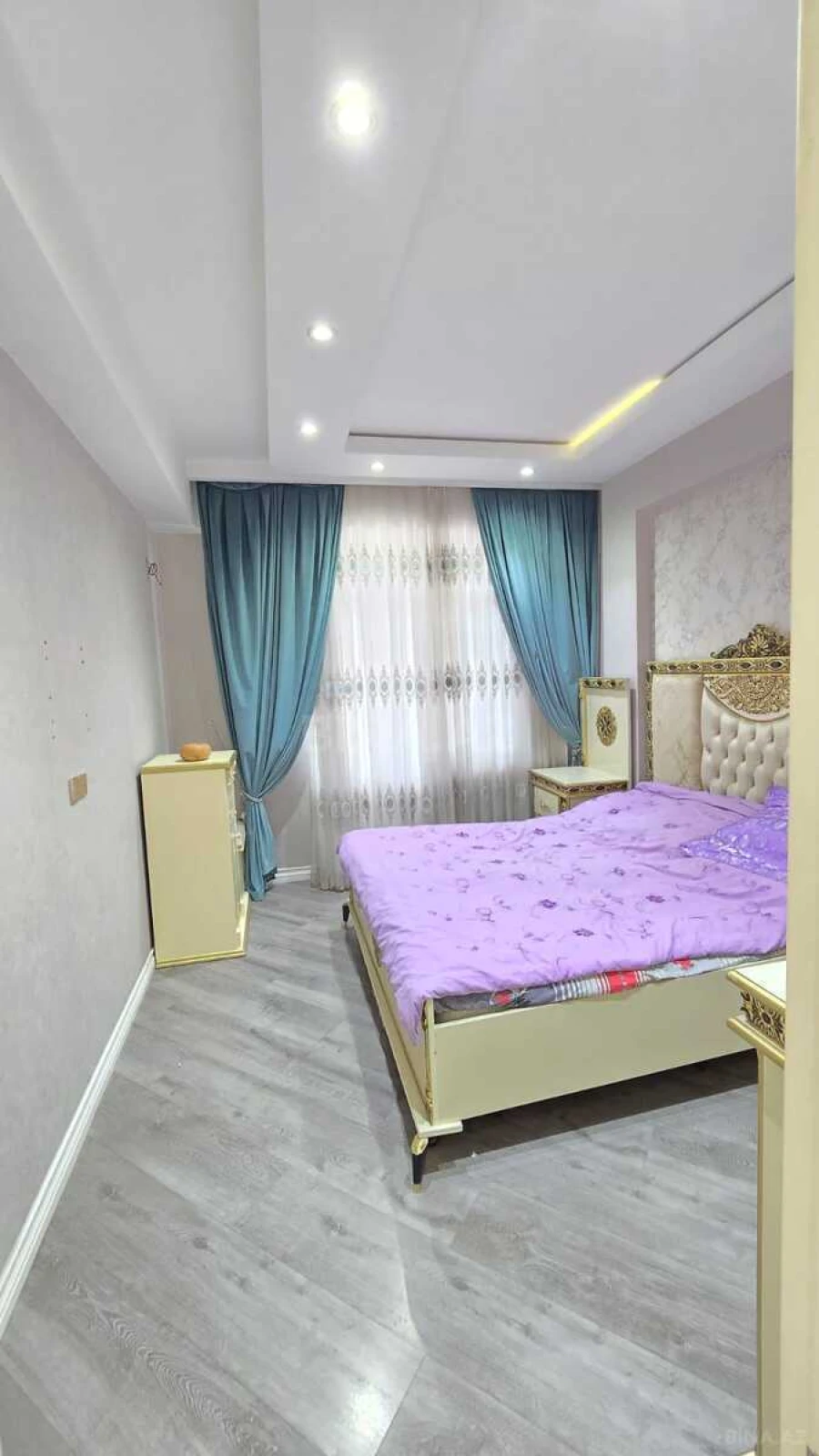 Satılır 3 otaqlı mənzil 125 m²
