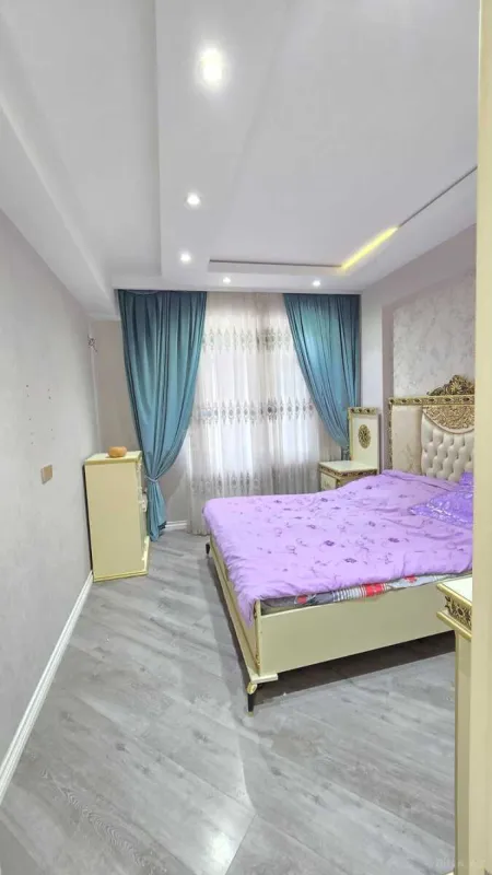 Satılır 3 otaqlı mənzil 125 m²