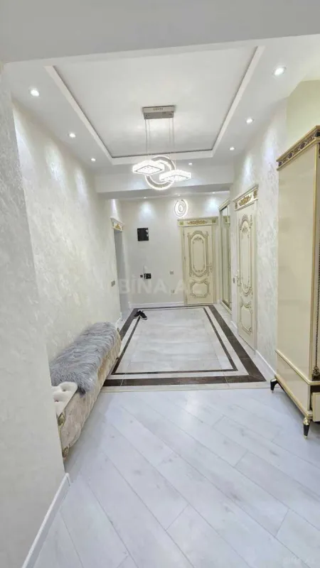 Satılır 3 otaqlı mənzil 125 m²