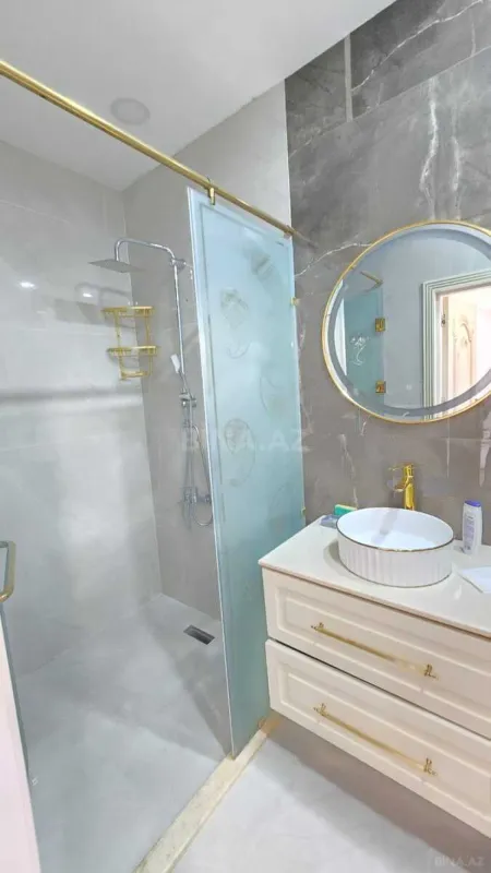 Satılır 3 otaqlı mənzil 125 m²