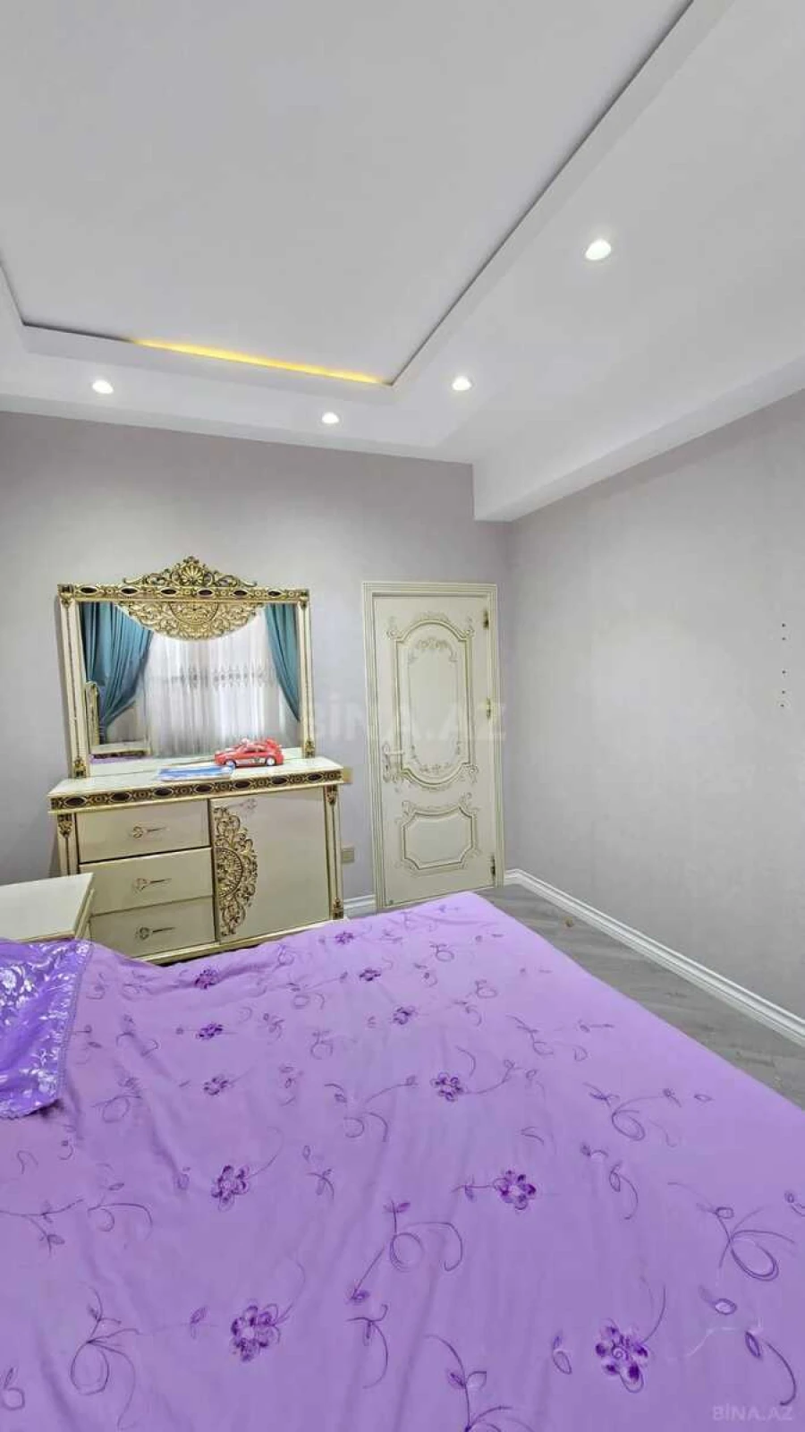 Satılır 3 otaqlı mənzil 125 m²