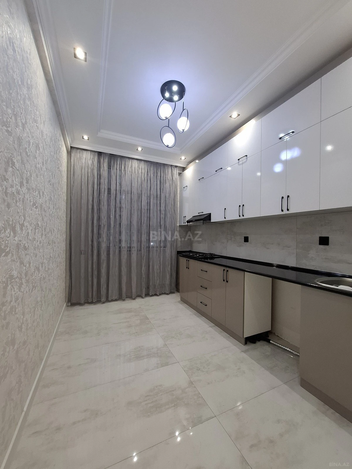 Satılır 2 otaqlı mənzil 66 m²