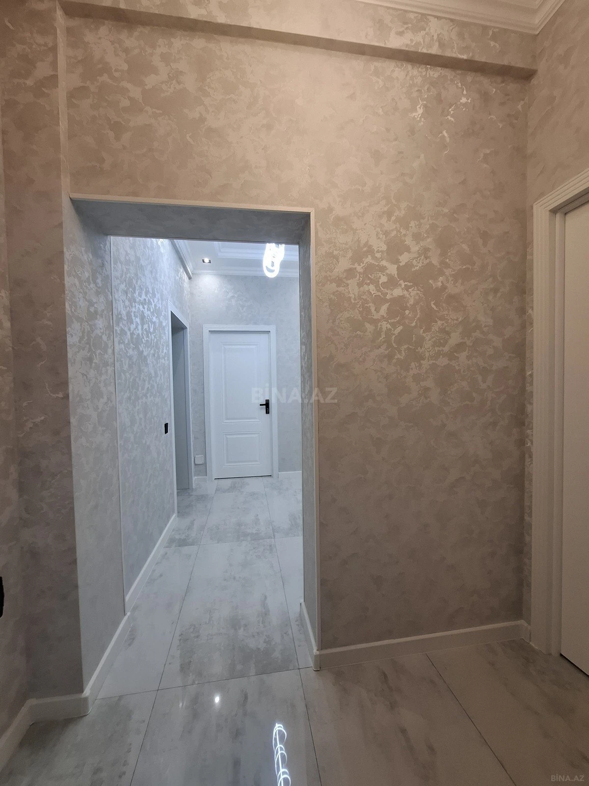 Satılır 2 otaqlı mənzil 66 m²