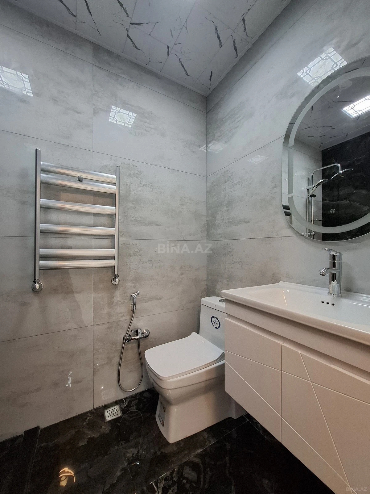 Satılır 2 otaqlı mənzil 66 m²
