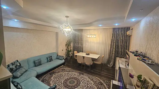 Satılır 2 otaqlı mənzil 100 m²
