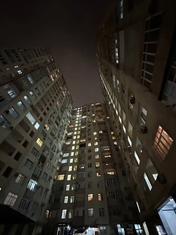 Satılır 2 otaqlı mənzil 98 m²