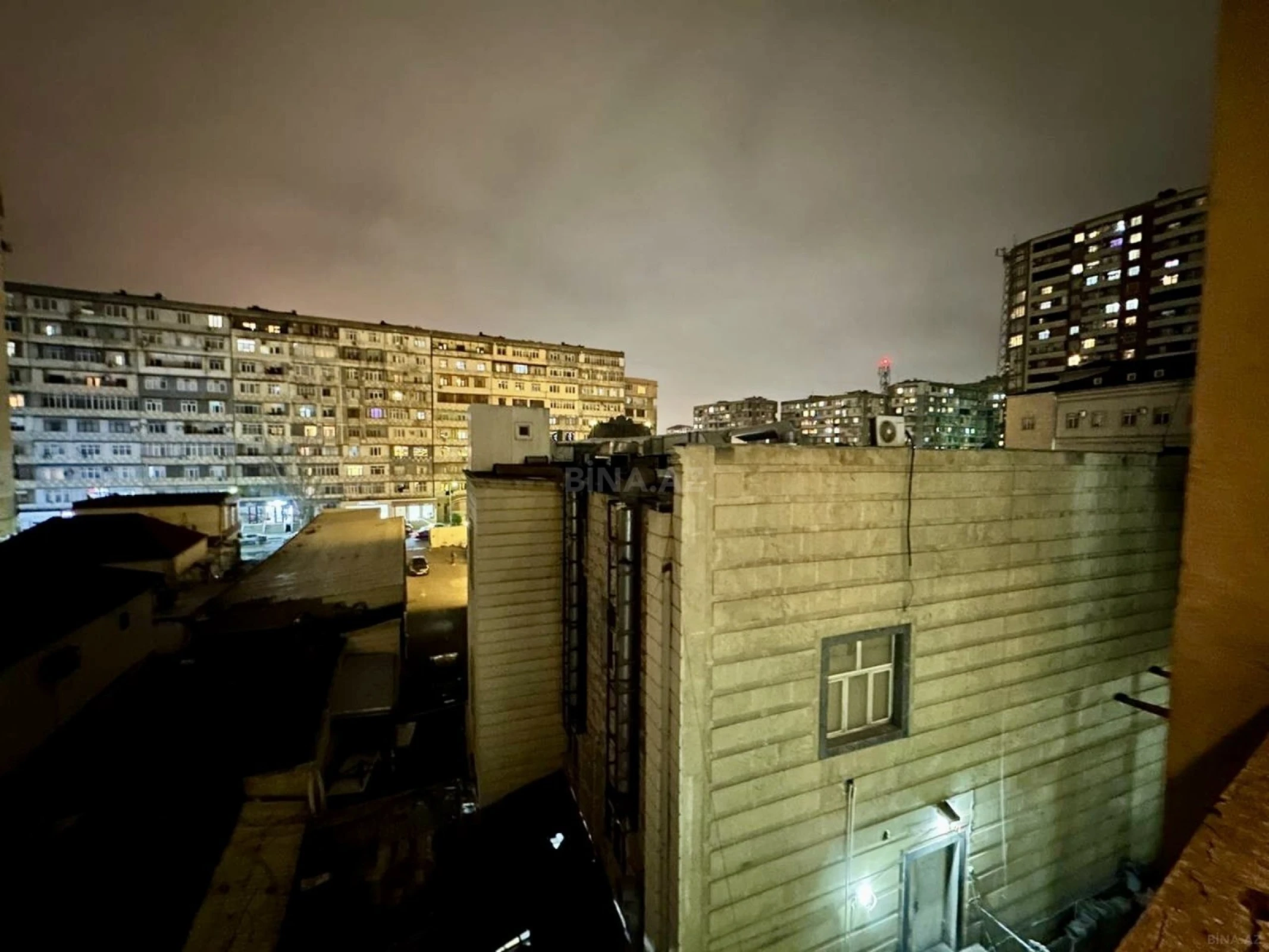 Satılır 2 otaqlı mənzil 98 m²