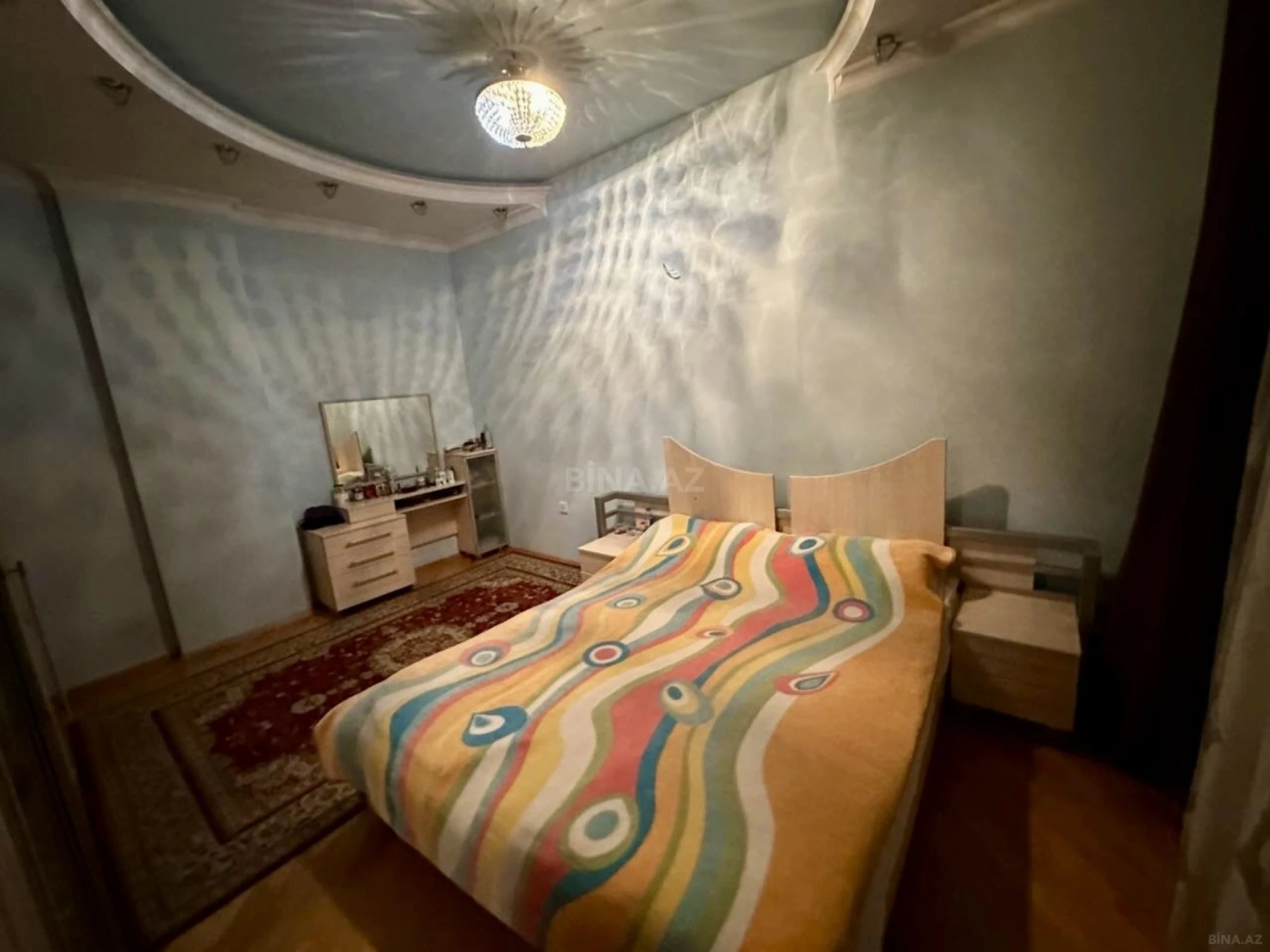 Satılır 2 otaqlı mənzil 98 m²