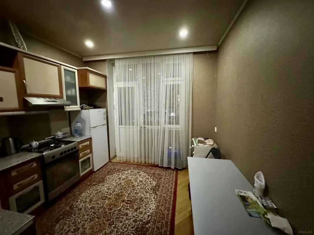 Satılır 2 otaqlı mənzil 98 m²