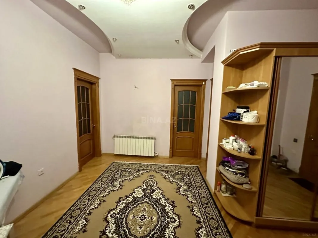 Satılır 2 otaqlı mənzil 98 m²