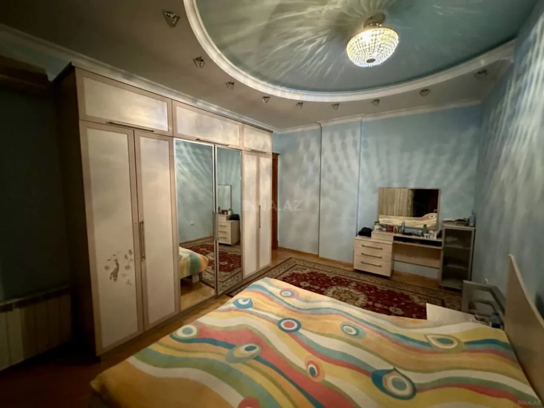 Satılır 2 otaqlı mənzil 98 m²