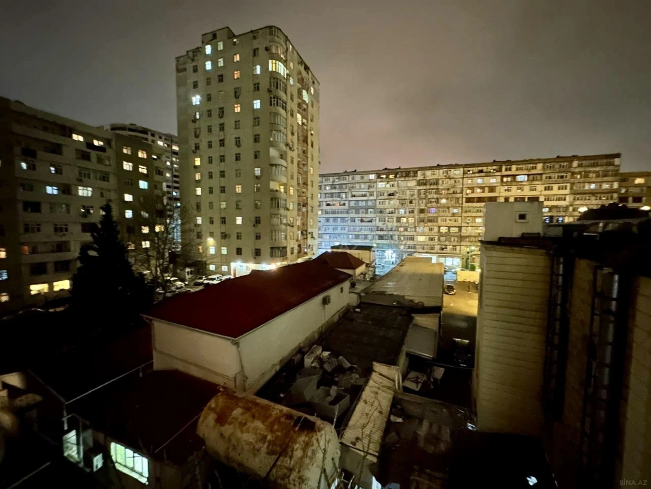 Satılır 2 otaqlı mənzil 98 m²