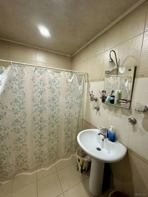 Satılır 2 otaqlı mənzil 98 m²