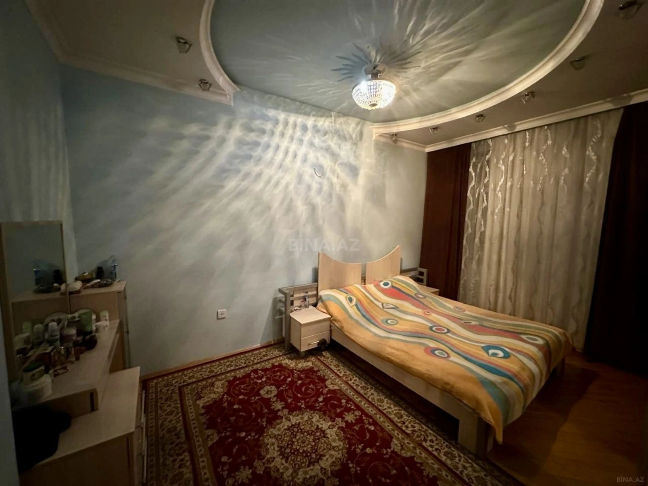 Satılır 2 otaqlı mənzil 98 m²