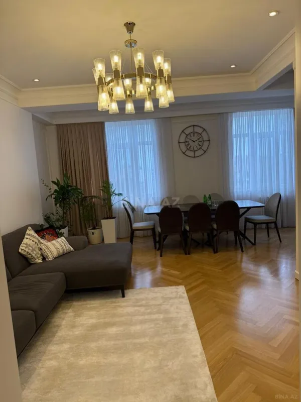 Satılır 3 otaqlı mənzil 110 m²