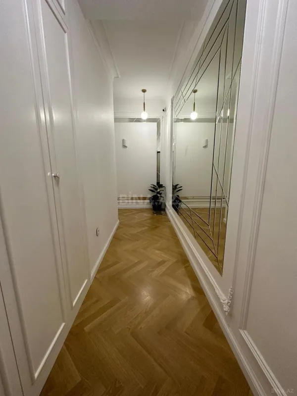 Satılır 3 otaqlı mənzil 110 m²