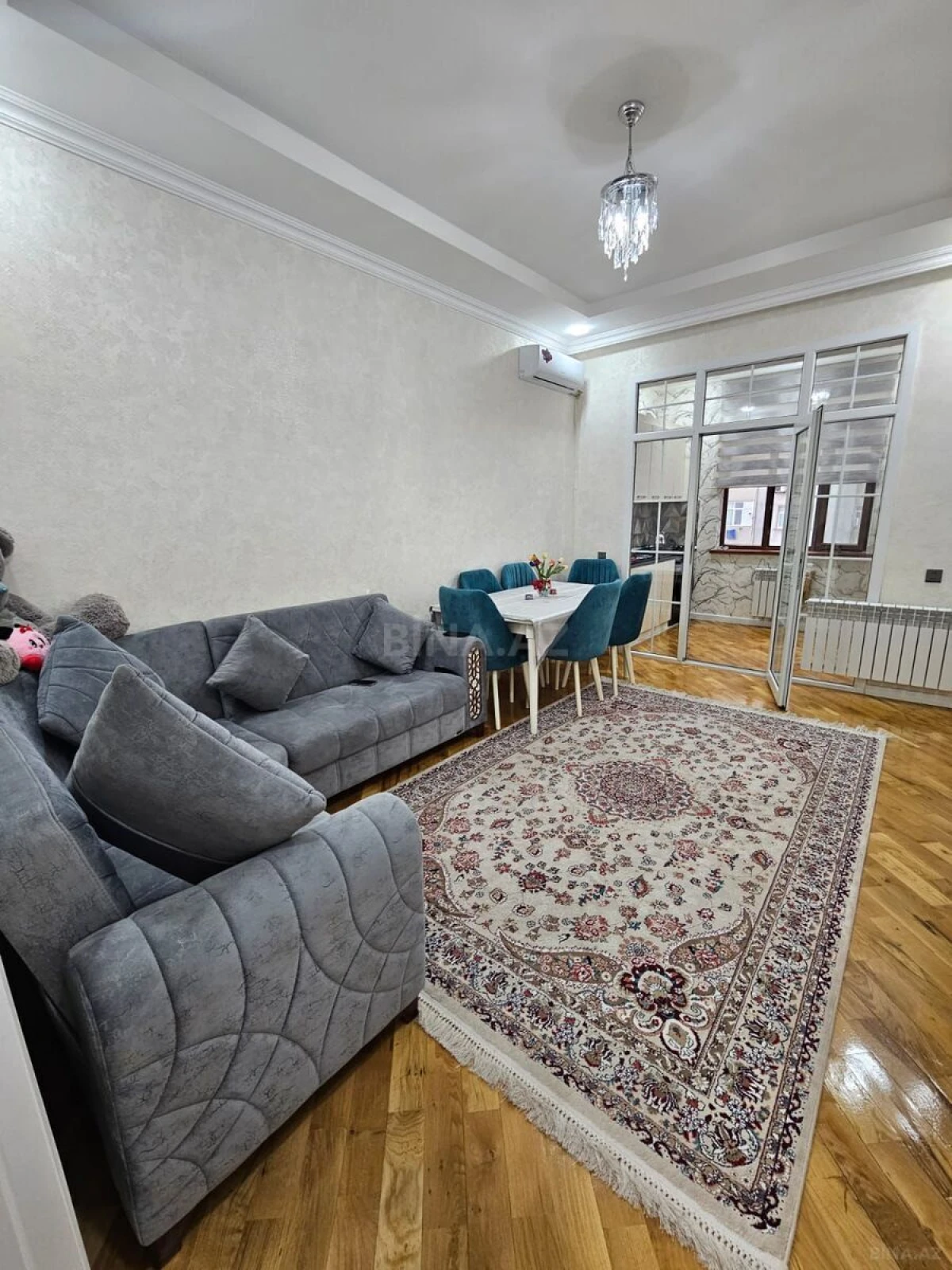Satılır 2 otaqlı mənzil 67 m²