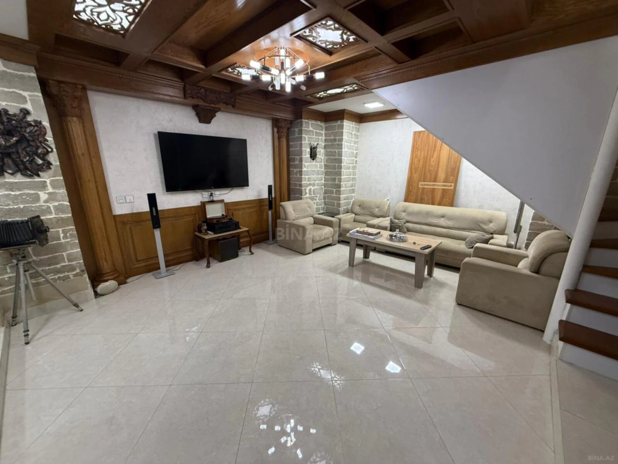 Kirayə verilir 5 otaqlı ofis 140 m²