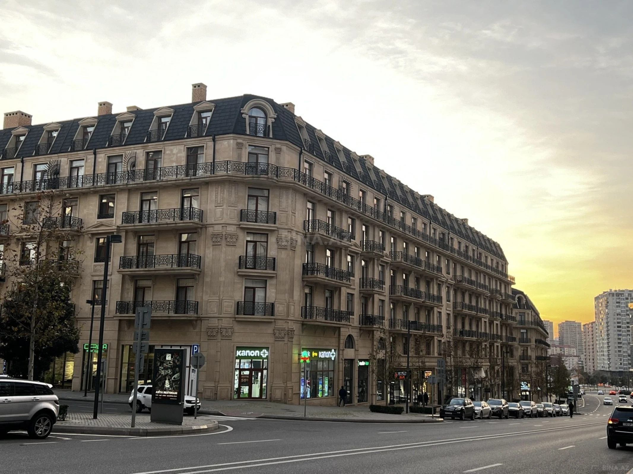 Satılır 3 otaqlı mənzil 132 m²