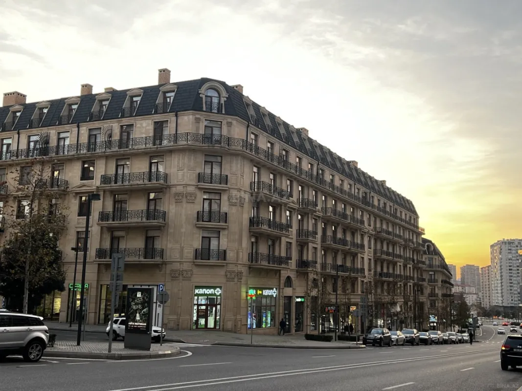 Satılır 3 otaqlı mənzil 132 m²