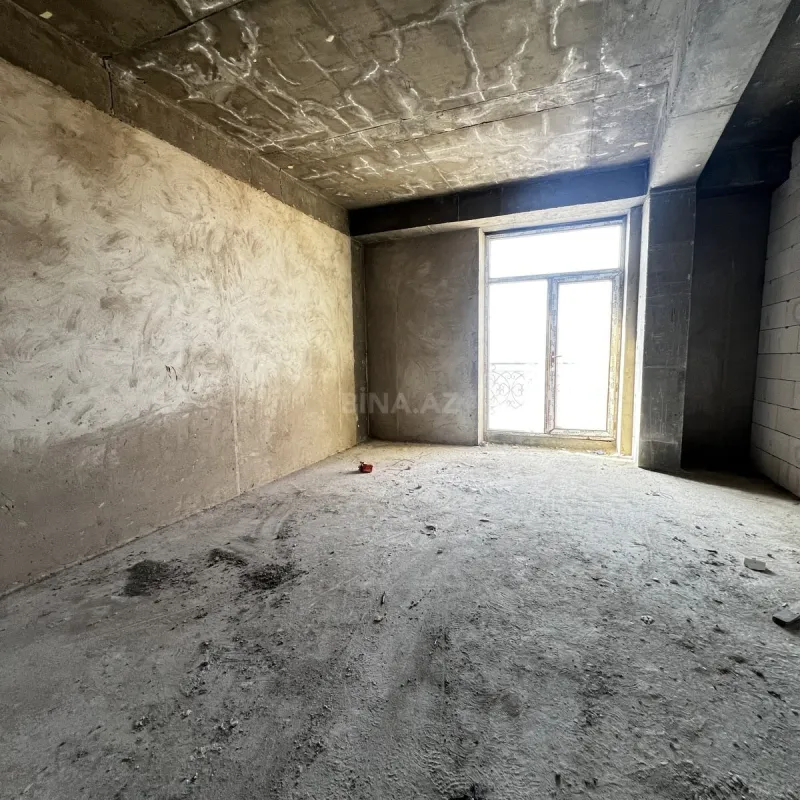 Satılır 3 otaqlı mənzil 132 m²