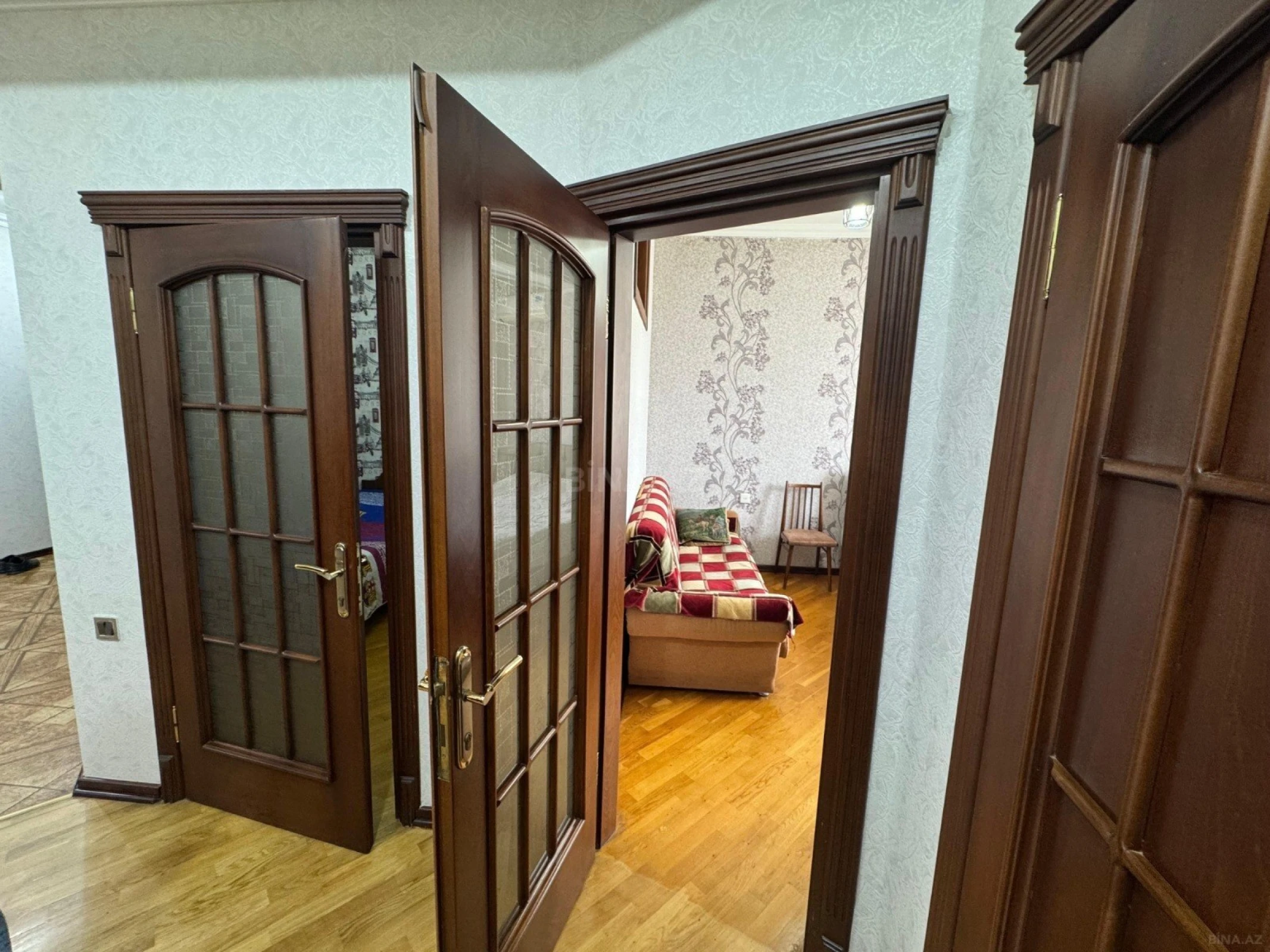 Satılır 4 otaqlı mənzil 130 m²