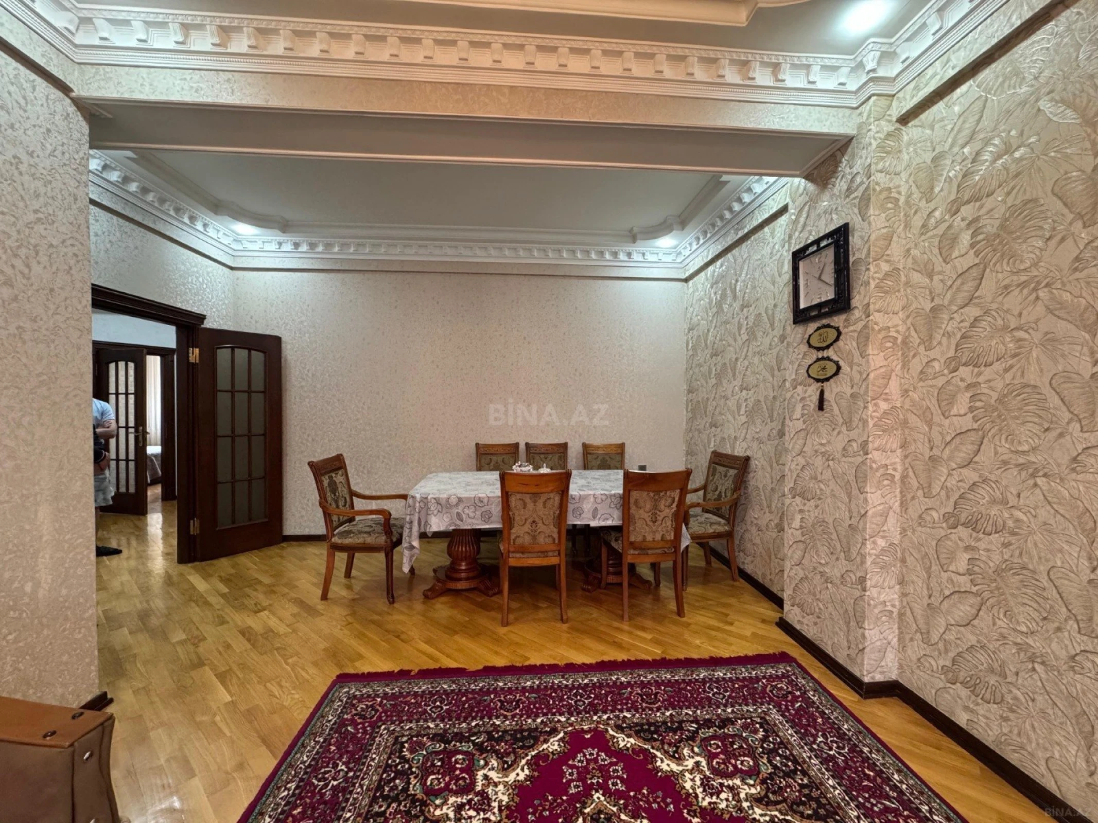 Satılır 4 otaqlı mənzil 130 m²