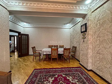 Satılır 4 otaqlı mənzil 130 m²