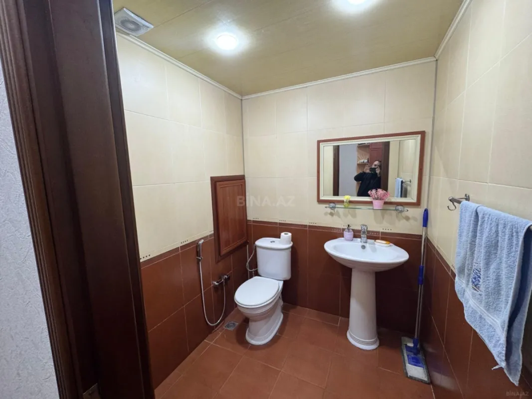 Satılır 4 otaqlı mənzil 130 m²