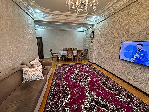 Satılır 4 otaqlı mənzil 130 m²