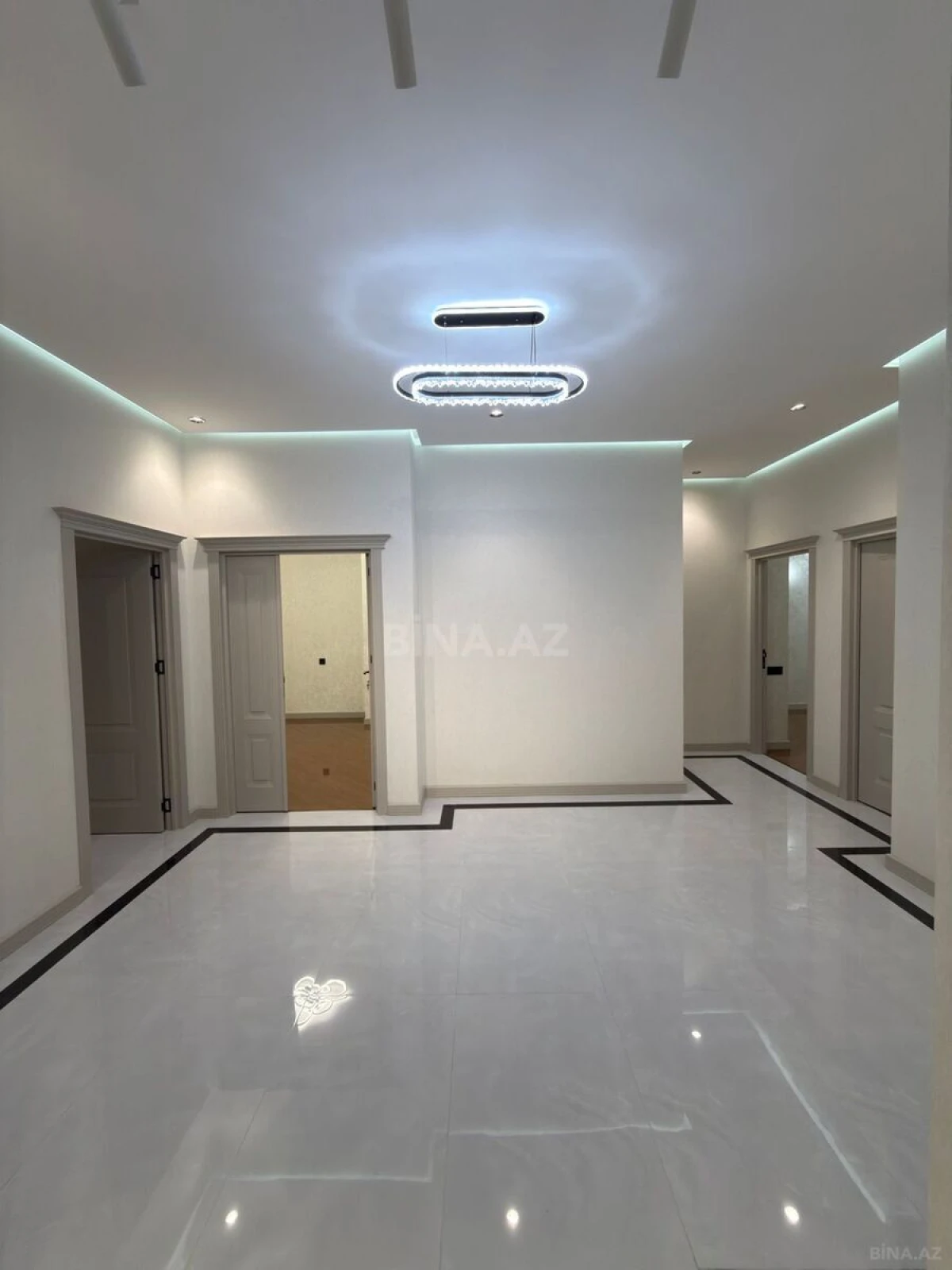 Satılır 3 otaqlı mənzil 148 m²