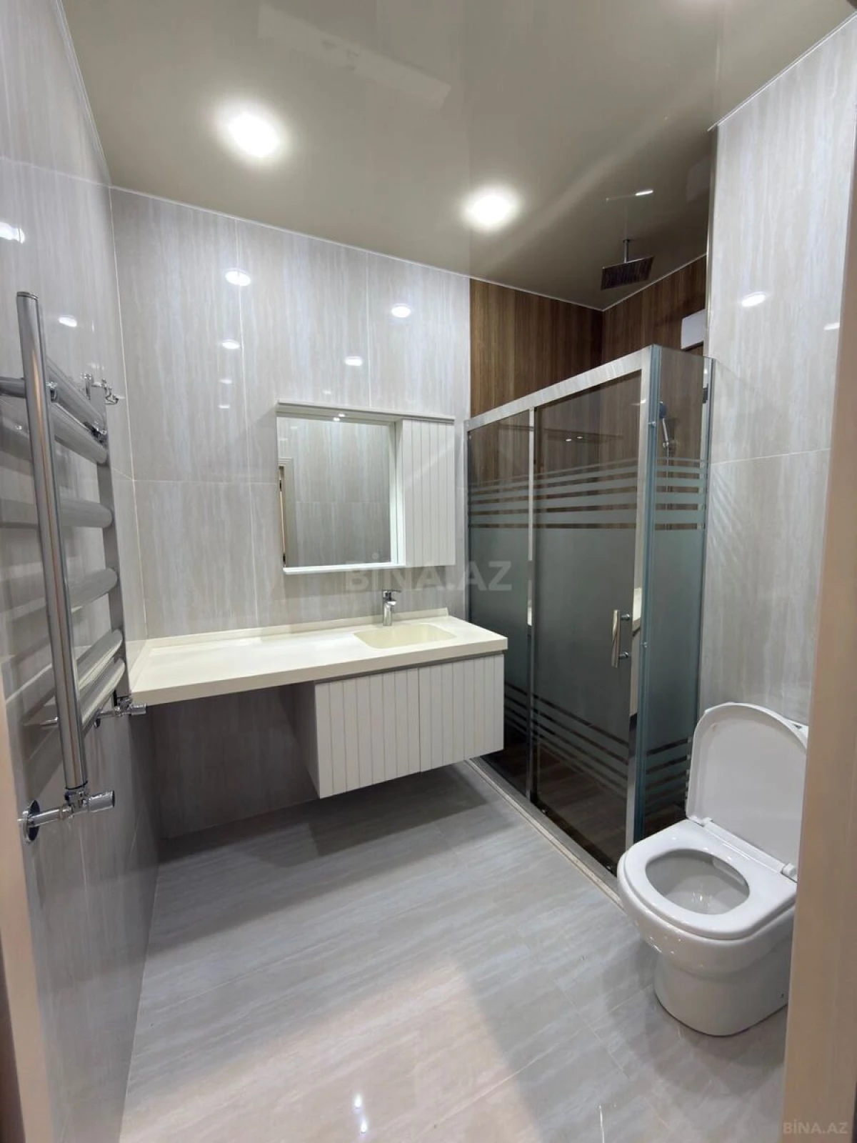 Satılır 3 otaqlı mənzil 148 m²