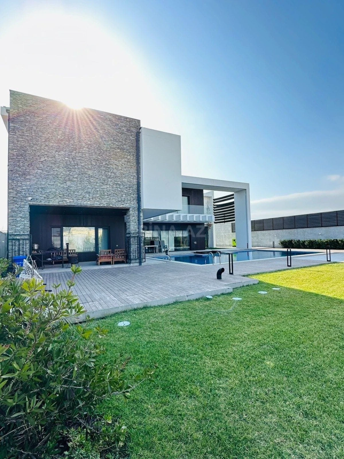 Kirayə verilir 6 otaqlı həyət evi 500 m²