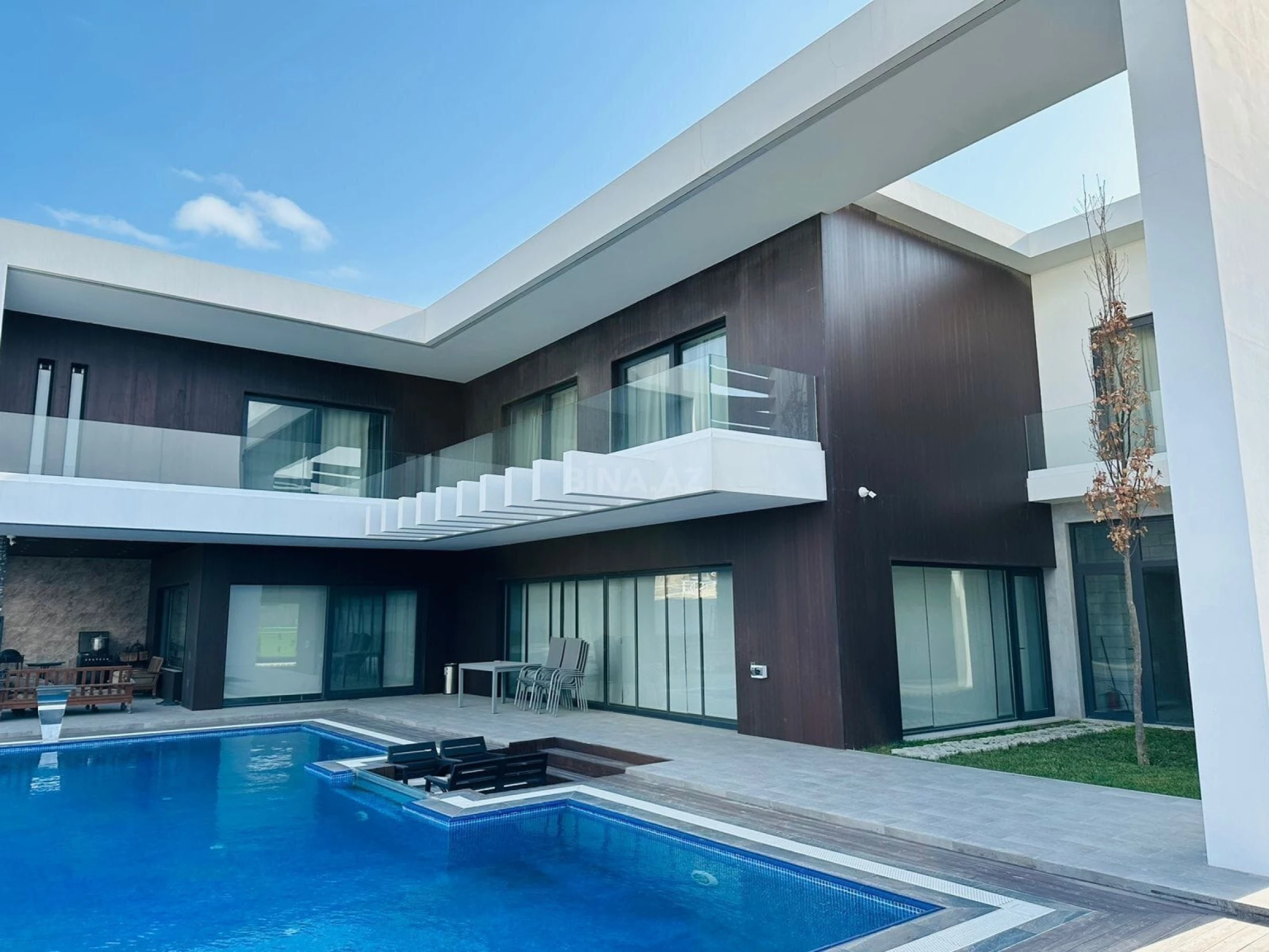 Kirayə verilir 6 otaqlı həyət evi 500 m²