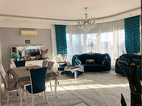 Kirayə verilir 4 otaqlı mənzil 200 m²