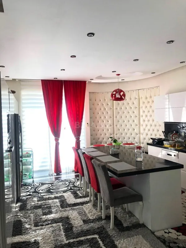 Kirayə verilir 4 otaqlı mənzil 200 m²