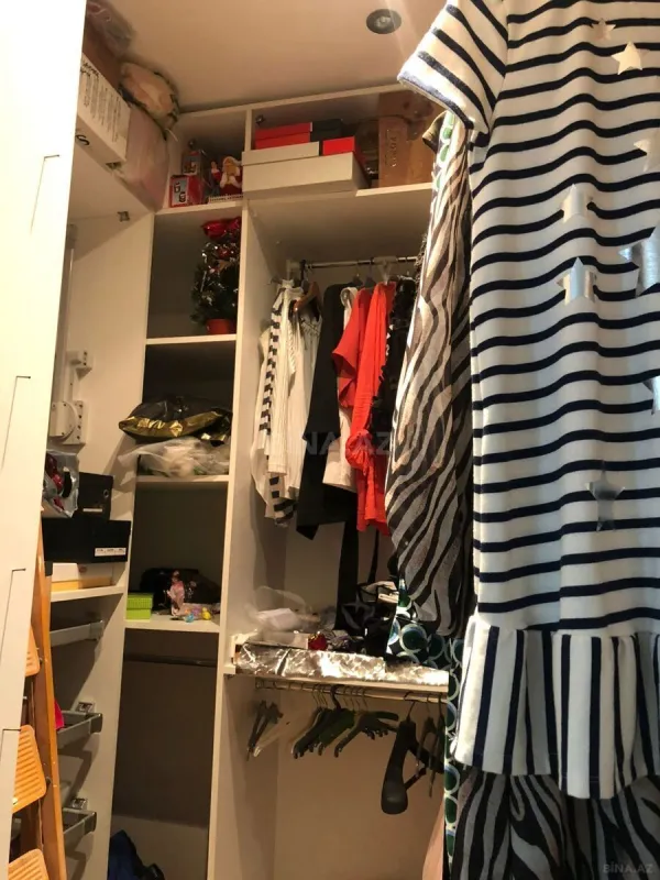 Kirayə verilir 4 otaqlı mənzil 200 m²