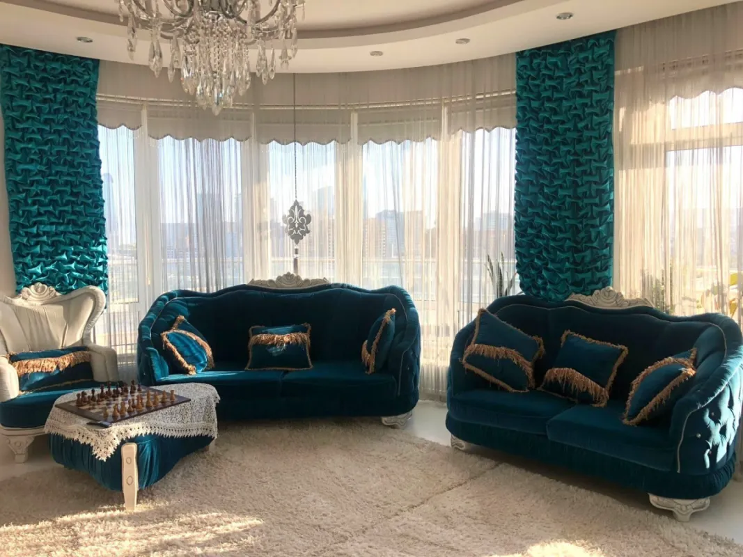 Kirayə verilir 4 otaqlı mənzil 200 m²