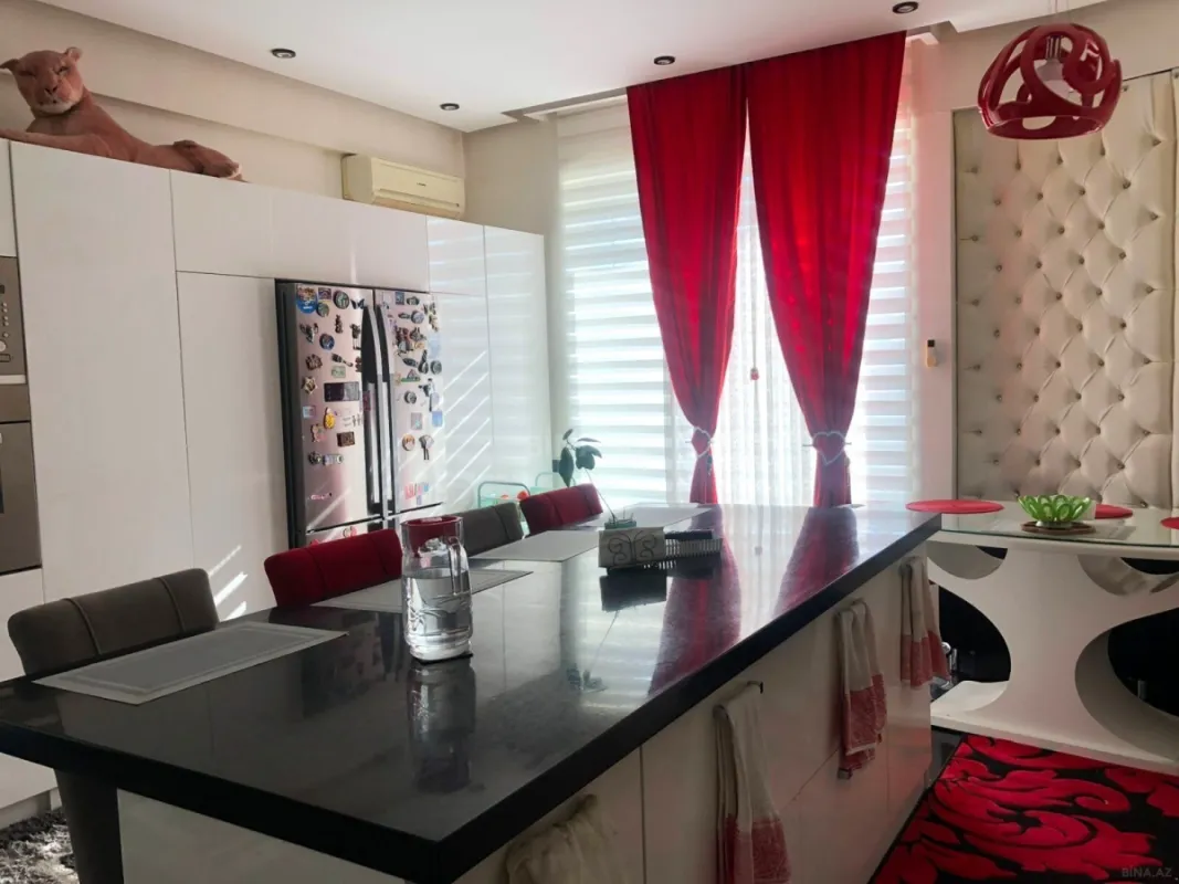 Kirayə verilir 4 otaqlı mənzil 200 m²