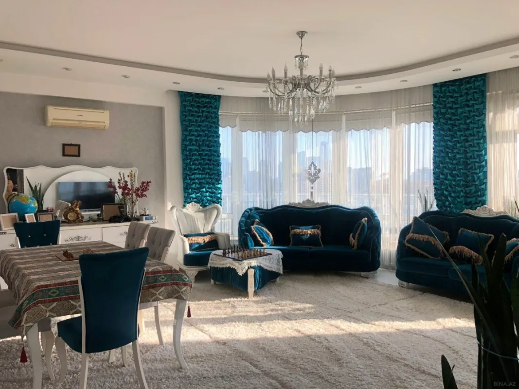Kirayə verilir 4 otaqlı mənzil 200 m²