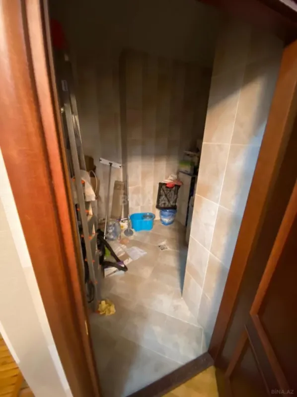 Kirayə verilir 3 otaqlı mənzil 180 m²