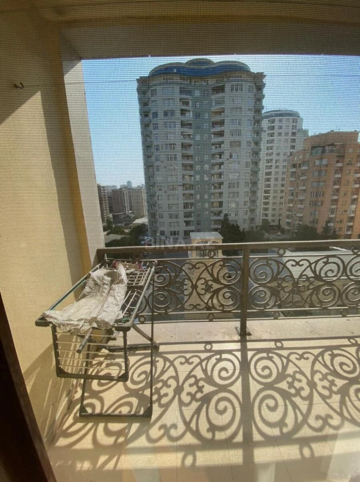 Kirayə verilir 3 otaqlı mənzil 180 m²
