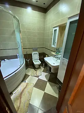 Kirayə verilir 3 otaqlı mənzil 180 m²