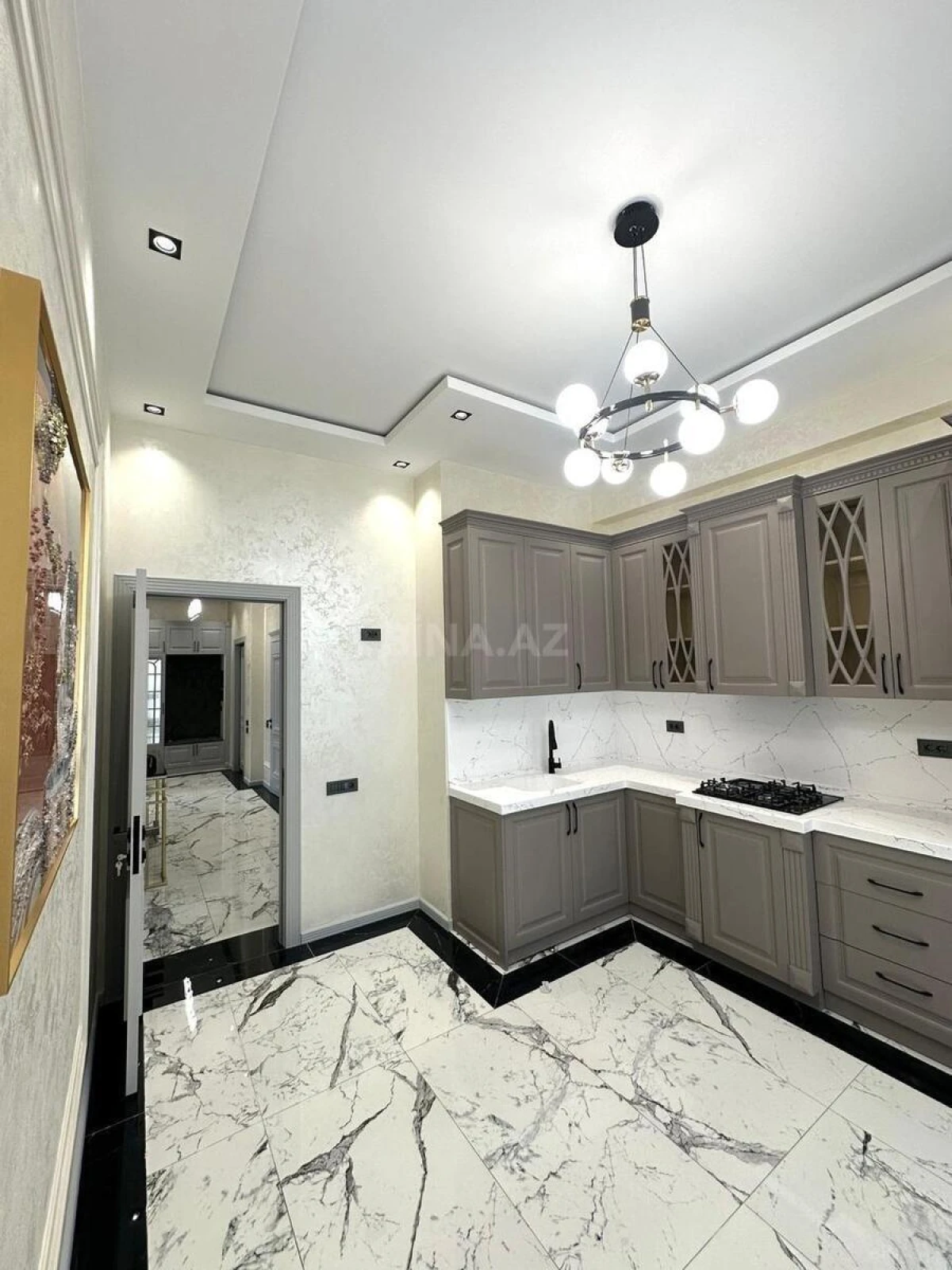 Satılır 3 otaqlı mənzil 115 m²