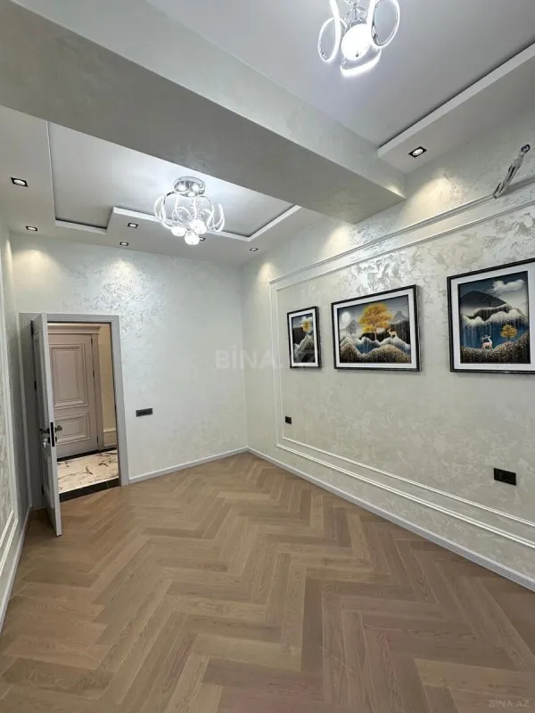 Satılır 3 otaqlı mənzil 115 m²