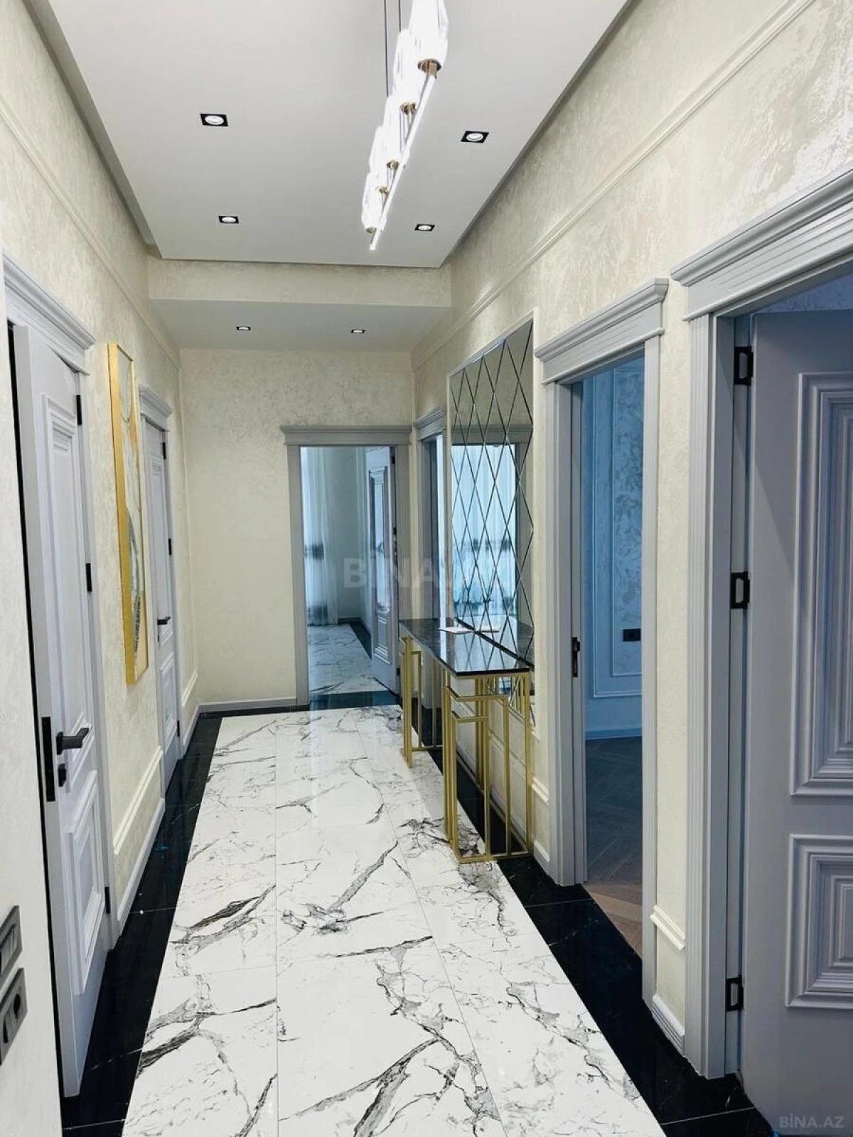 Satılır 3 otaqlı mənzil 115 m²