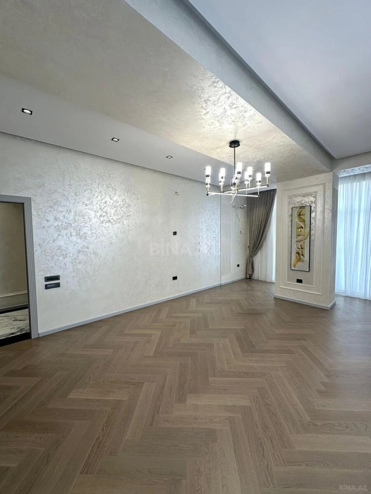 Satılır 3 otaqlı mənzil 115 m²